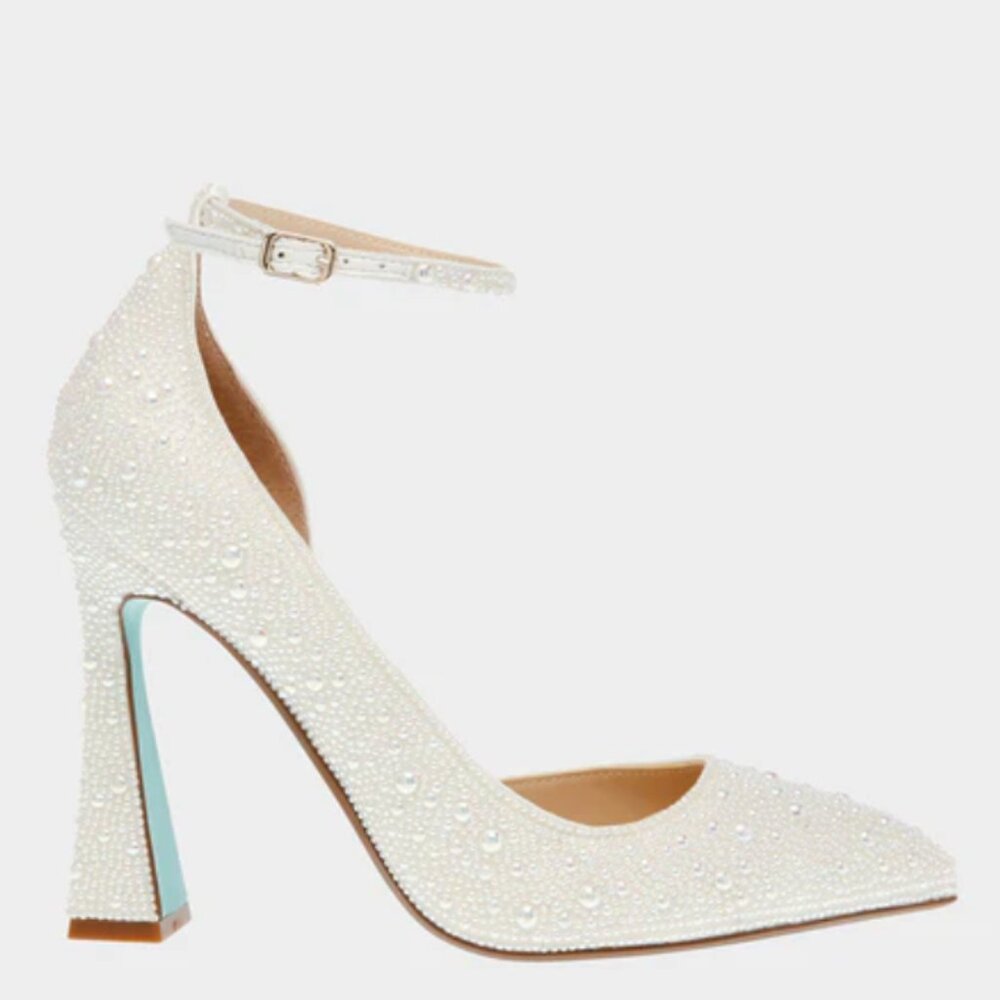Betsey Johnson Ramsy Ivory Heels